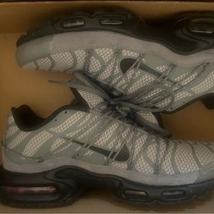 Nike grey/blk size 11.5